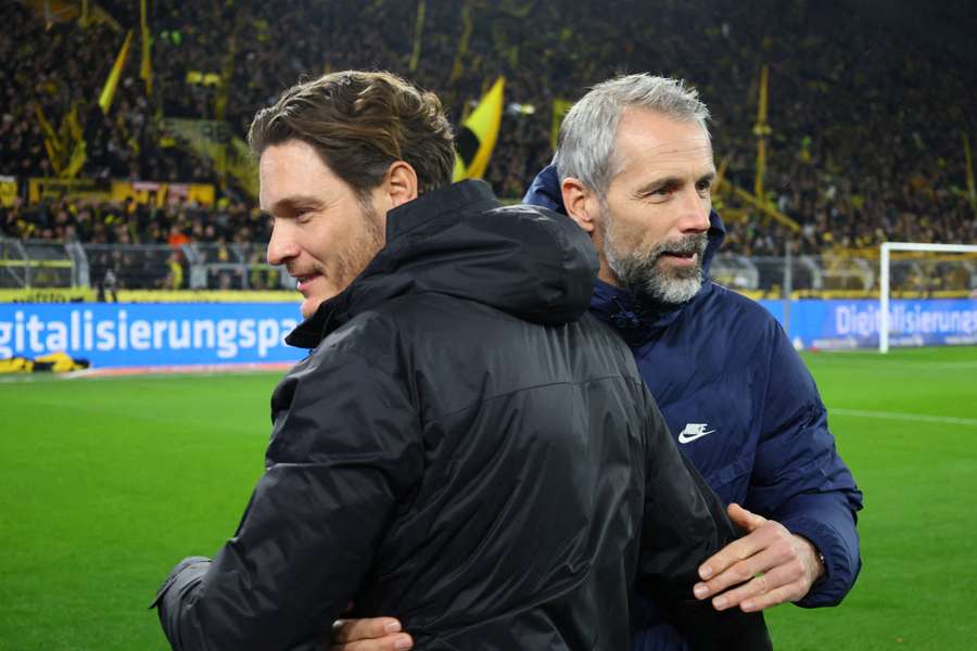 De trainers van Borussia Dortmund en RB Leipzig ontmoeten elkaar voor de wedstrijd eerder dit seizoen