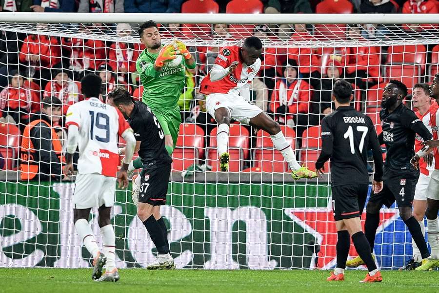 Slavia – Sivasspor 1:1. Sešívaní ve fotbalové Evropě po domácí remíze končí