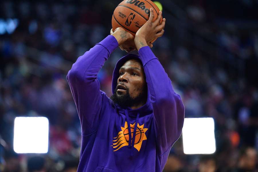 Durant se alătură lui Jordan și James în calitate de sportiv Nike pe viață