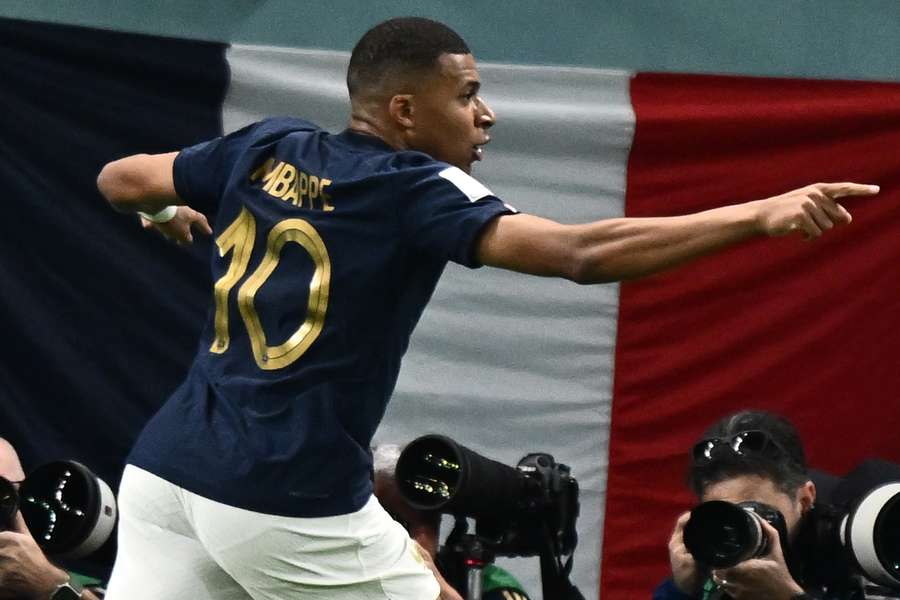 Mbappe, con un gol y una asistencia, fue de los más destacados en el Francia-Australia.