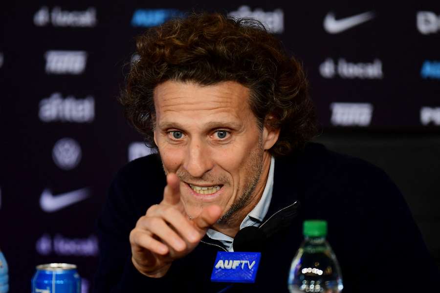 Forlán terá a missão de iniciar processo de reformulação da seleção uruguaia Forlán terá a missão de iniciar processo de reformulação da seleção uruguaia