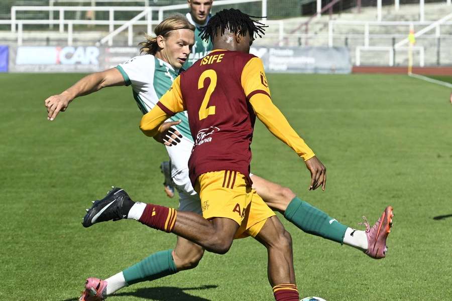 Dukla v derby s Bohemians padla 0:2. Dukla v derby s Bohemians padla 0:2.