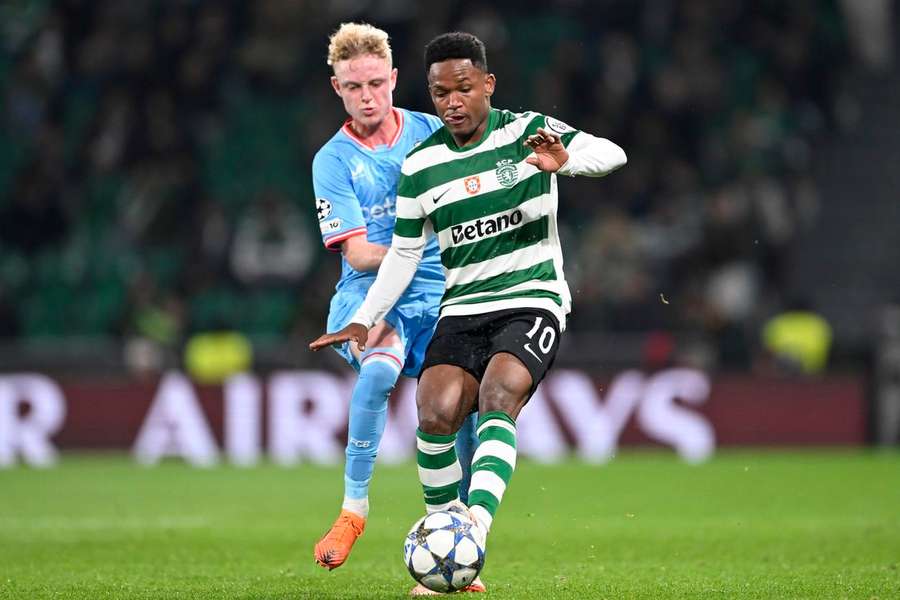 Geny Catamo playing for Sporting Geny Catamo playing for Sporting