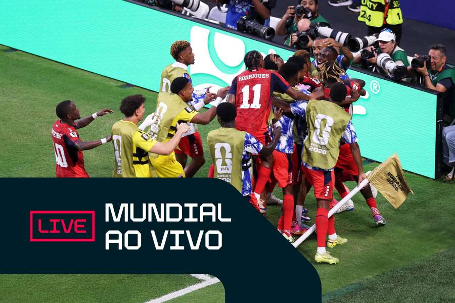 A festa dos jogadores de Cabo Verde diante do Uruguai A festa dos jogadores de Cabo Verde diante do Uruguai