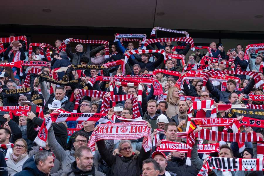Die FC-Anhänger unterstützten auch die eigene U19 tatkräftig