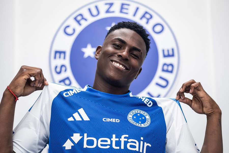 Néiser Villarreal é o primeiro reforço do Cruzeiro para 2026