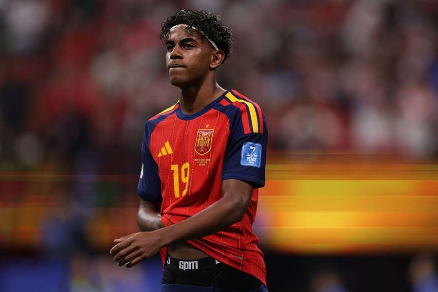 Com o golo apontado à Arábia Saudita, Lamine Yamal tornou-se o 8.º jogador mais jovem a marcar em campeonatos do mundo Com o golo apontado à Arábia Saudita, Lamine Yamal tornou-se o 8.º jogador mais jovem a marcar em campeonatos do mundo