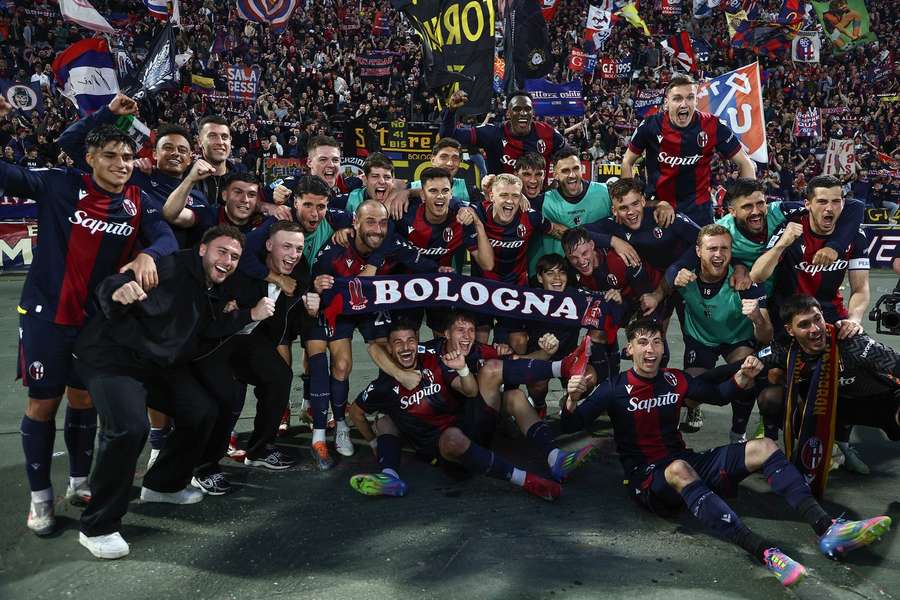 Bologna celebrate at the final whistle after beating Inter 1- 0 at Renato Dall'Ara Stadium on April 20th