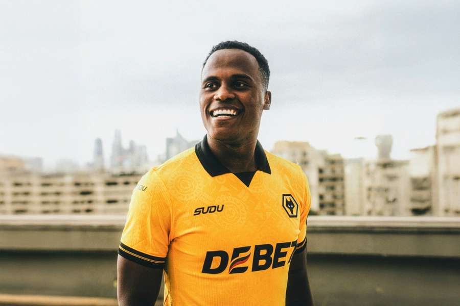 Jhon Arias, con el Wolves