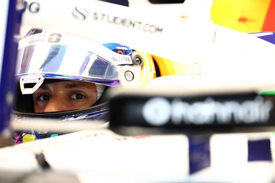 Isack Hadjar dans sa Racing Bulls à Abou Dhabi.