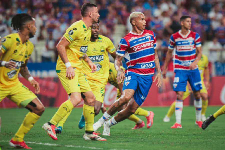 Deyverson passou em branco em duelo no Castelão