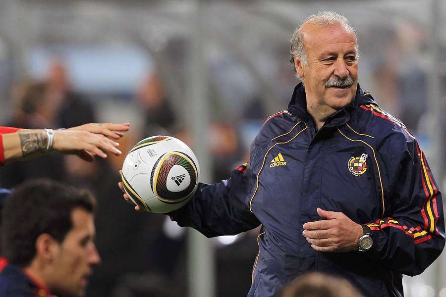 Vicente del Bosque training with Spain in 2010
