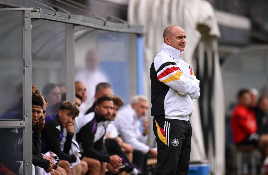 Sport live im TV: Bundestrainer Marc Meister und die deutsche U17 treffen bei der WM in Katar heute auf Nordkorea.