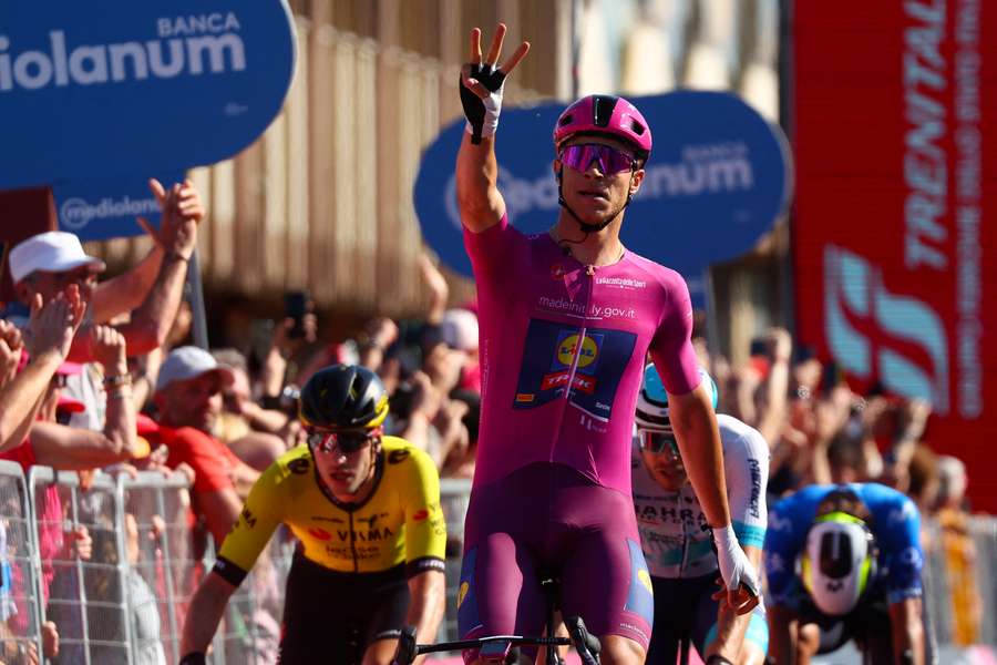 Jonathan Milan er tilsyneladende nærmest ustoppelig i årets Giro d'Italia massespurter. 