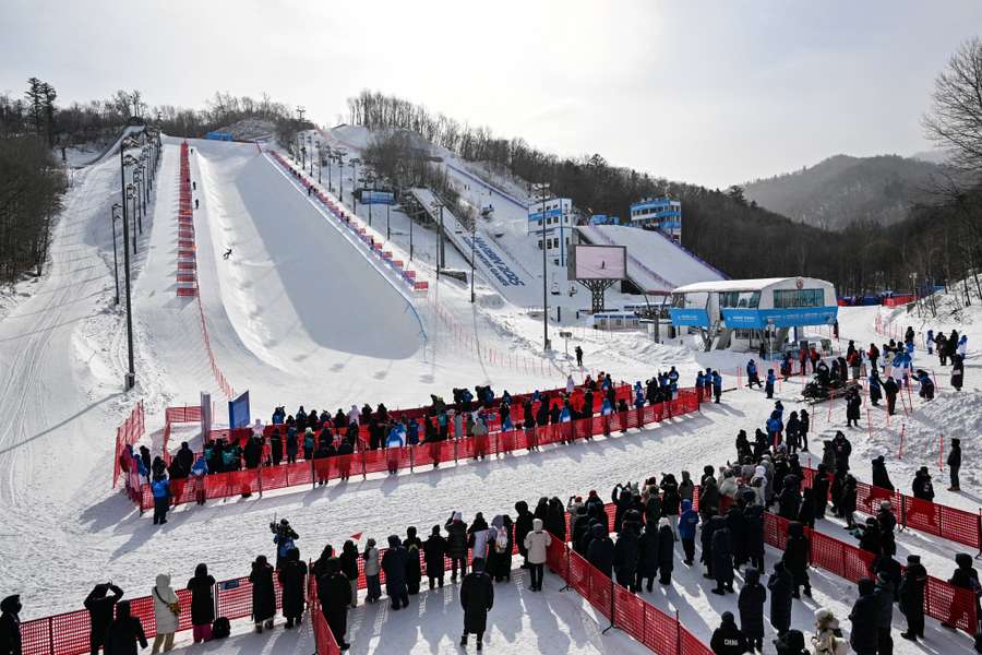 Los deportes de invierno, en pleno auge en China, pese al riesgo climático