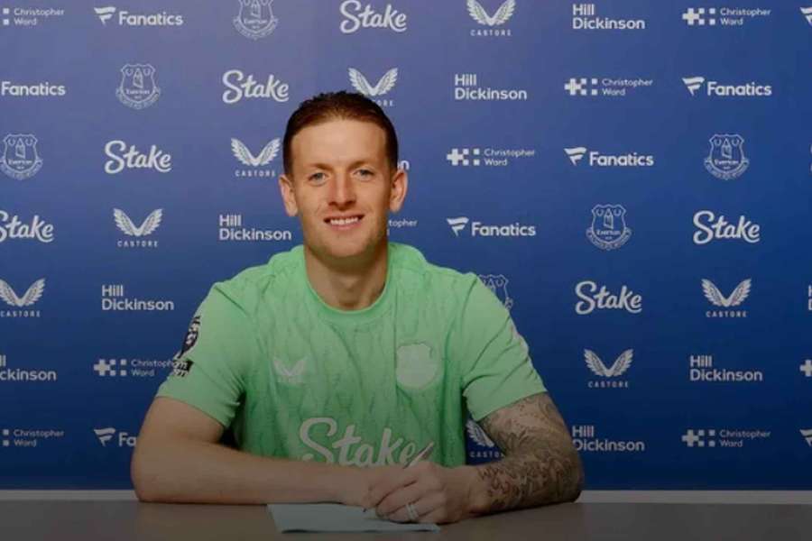 Brankář Jordan Pickford prodloužil smlouvu v Evertonu. Brankář Jordan Pickford prodloužil smlouvu v Evertonu.