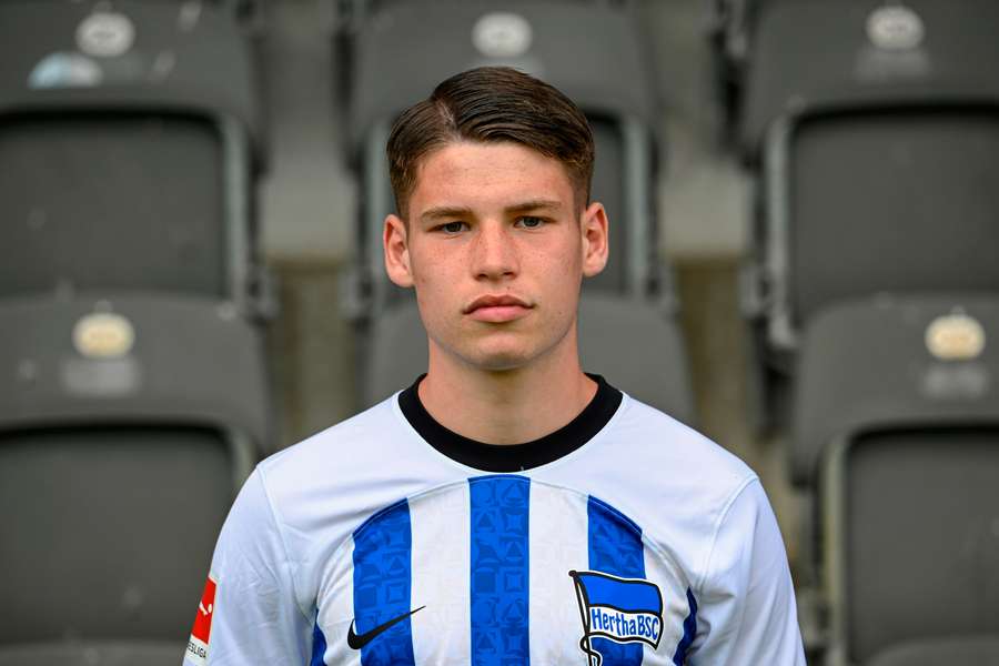 Borussia Mönchengladbach verpflichtet Herthas Abwehrtalent Lukas Ullrich