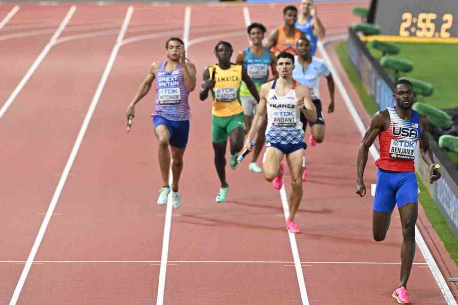 Rai Benjamin wins the 4x400m relay for USA as GB's Rio Mitcham holds off Antonio Watson to win bronze