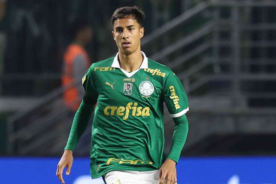 Vitor Reis could leave Palmeiras for Manchester City