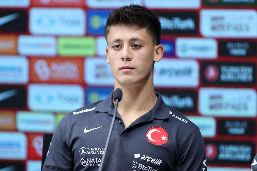 Güler habla en rueda de prensa