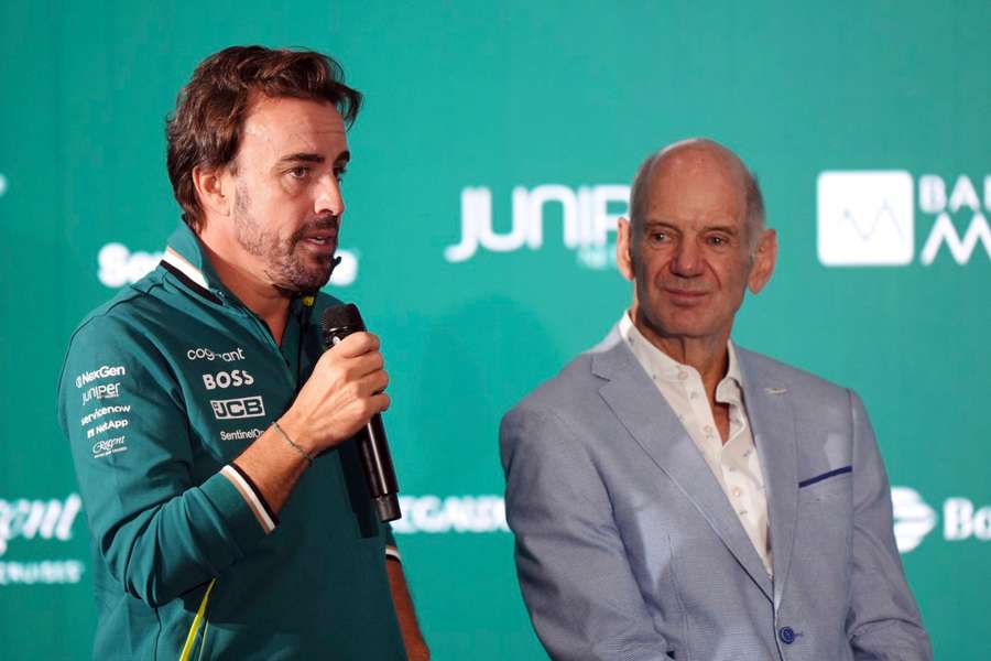 Fernando Alonso y Adrian Newey