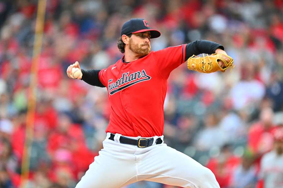 Cleveland Guardians trade Shane Bieber to Toronto Blue Jays (2025)