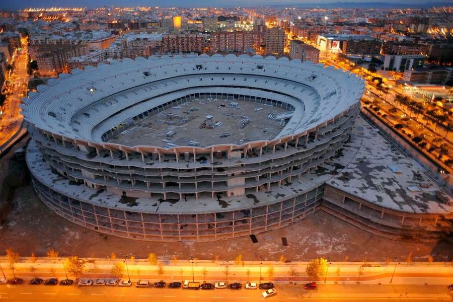 El ayuntamiento no negociará con el Valencia hasta que no inicie las obras del estadio