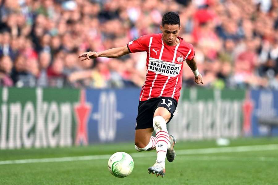 Mauro Júnior tem contrato com o PSV até 2025