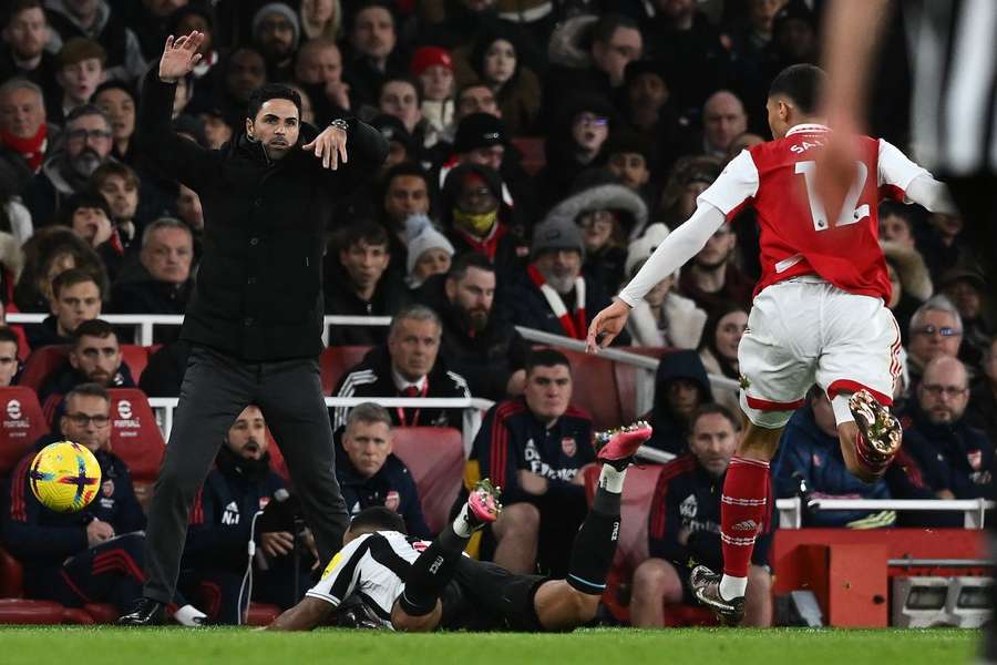 Mikel Arteta deixou críticas à abitragem mas falou em "boa exibição" do Arsenal