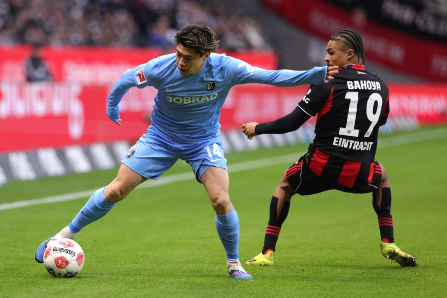 Frankfurt und Freiburg liefern sich ein enges Duell Frankfurt und Freiburg liefern sich ein enges Duell