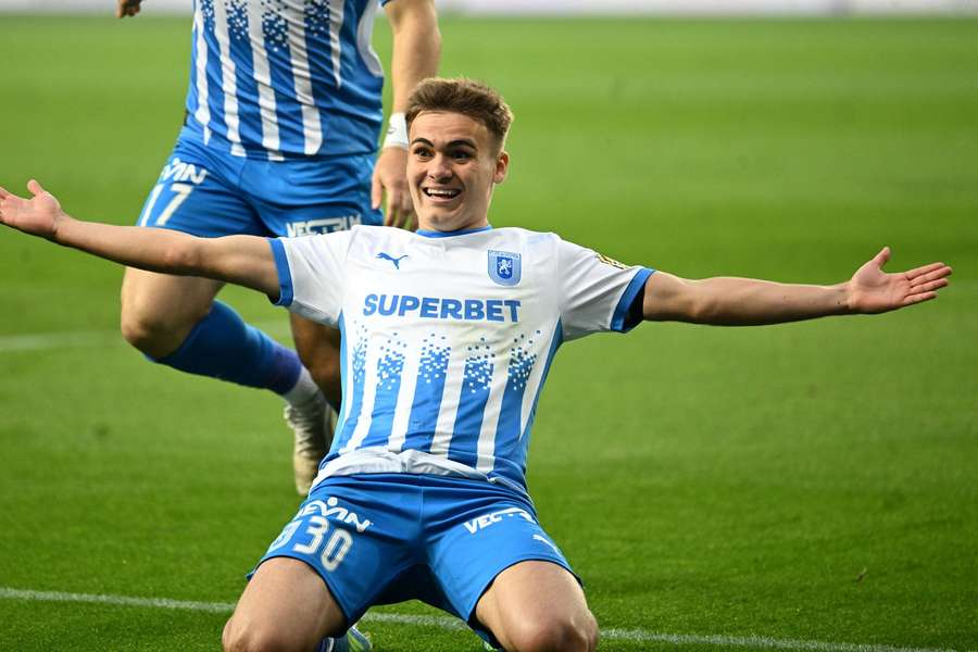 David Matei, cel mai valoros jucător din Superliga României, potrivit analiștilor de la CIES Football Observatory David Matei, cel mai valoros jucător din Superliga României, potrivit analiștilor de la CIES Football Observatory