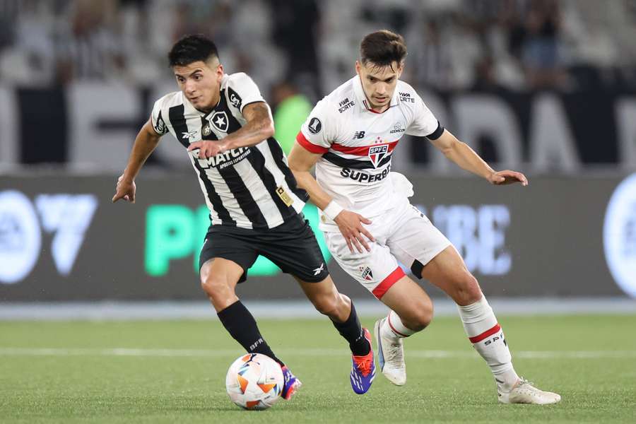 São Paulo e Botafogo brigam pela vaga na semi da Libertadores