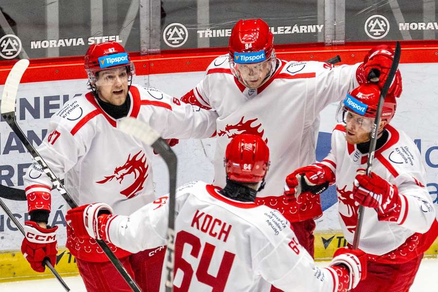 Třinec uspel po predĺžení aj vďaka bodom Kocha či Hudáčka.