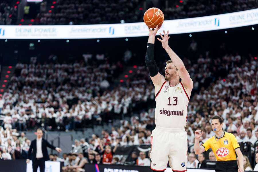 BBL-MVP Obst war mit 24 Punkten der Topscorer der Partie BBL-MVP Obst war mit 24 Punkten der Topscorer der Partie