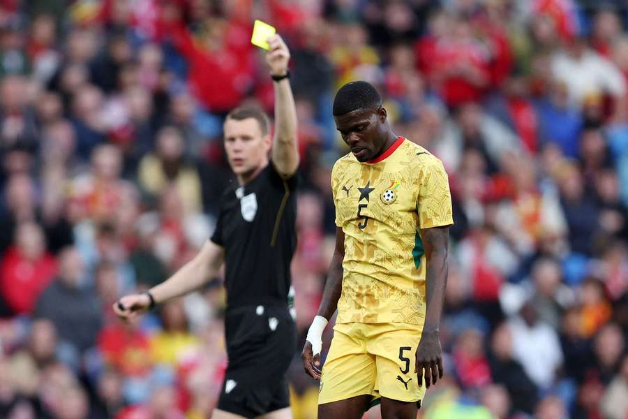Thomas Partey, amonestado en un partido de Ghana Thomas Partey, amonestado en un partido de Ghana