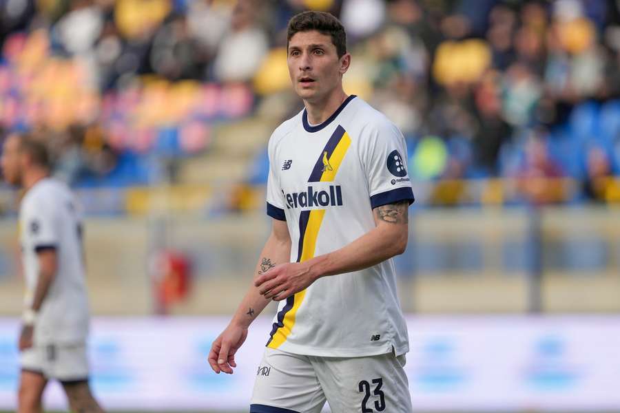 Ex-AC Milan defender Caldara announces retirement