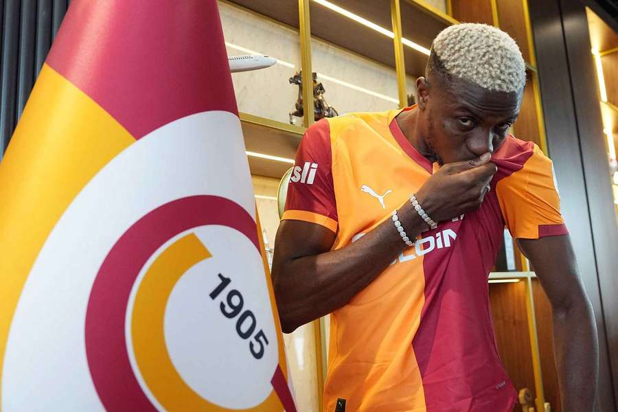 Osimhen recusou proposta da Arábia Saudita