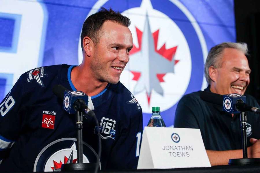 Toews sa počas sezóny dvakrát vráti do Chicaga.