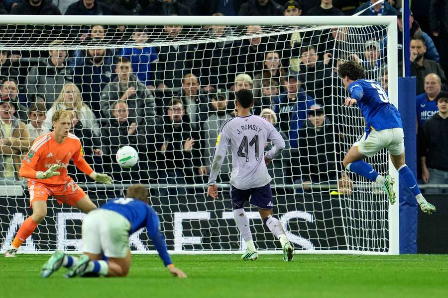 Tento pokus Evertonu nedokázal Horníček zastavit.