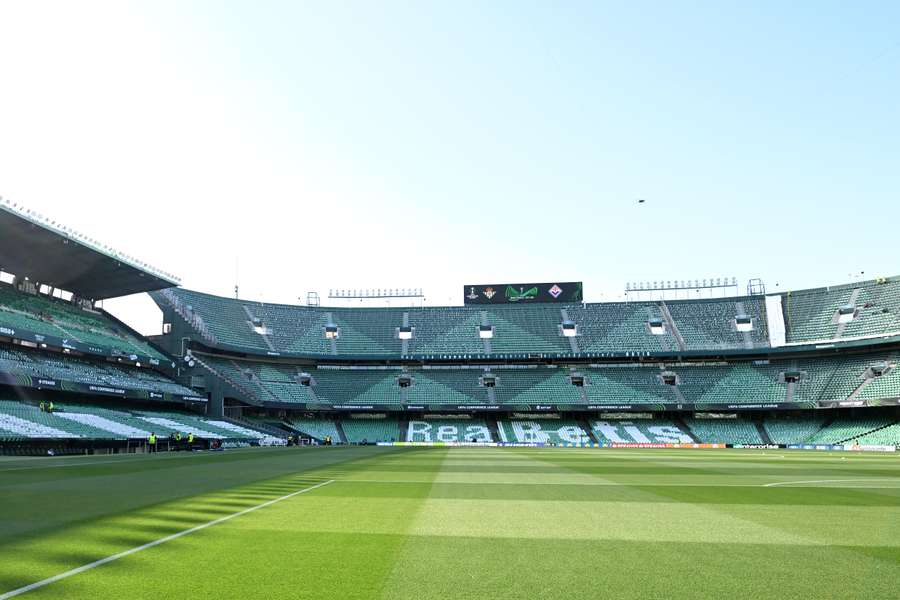 Al Betis se le complican las obras del Villamarín y podría jugar en La Cartuja hasta 2028 Al Betis se le complican las obras del Villamarín y podría jugar en La Cartuja hasta 2028