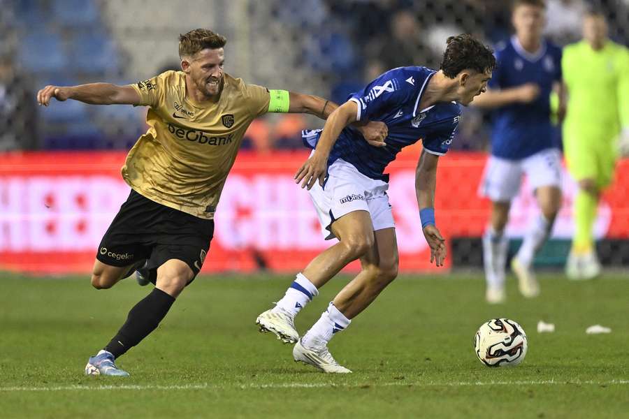 Lech postraszył Genk, ale nie sprawił niespodzianki. Efektowne trafienie Leo Bengtssona