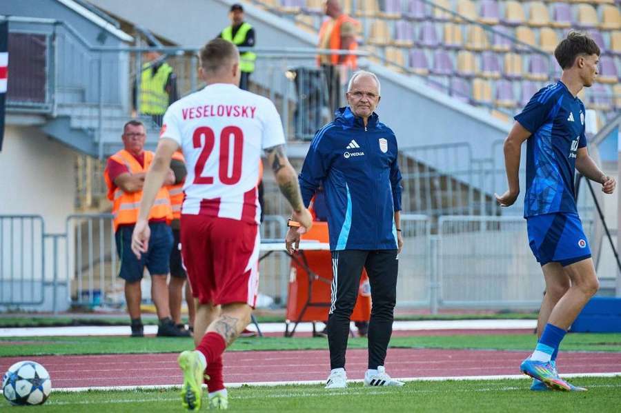 Jarábeka čakajú starí známi.