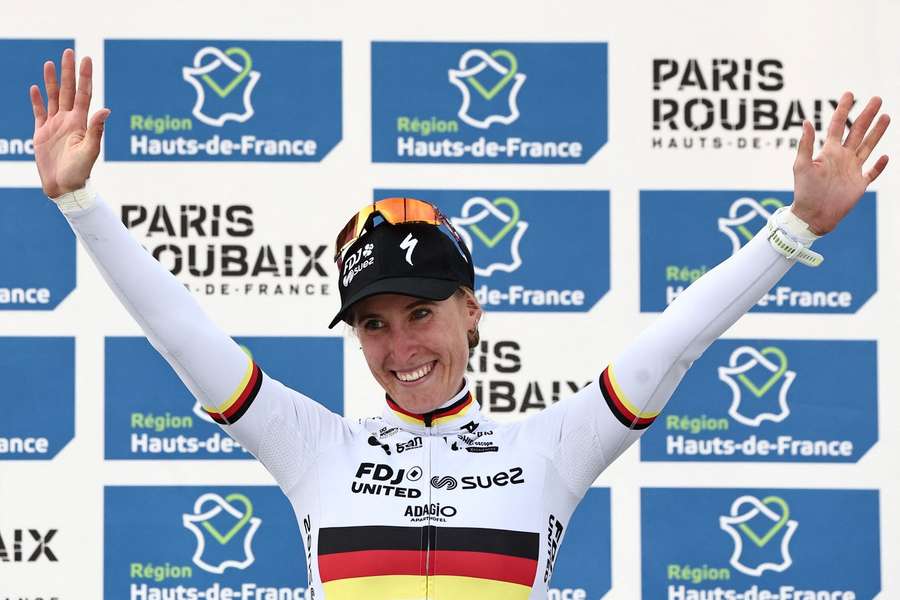 Franziska Koch triumphiert in Paris-Roubaix. Franziska Koch triumphiert in Paris-Roubaix.
