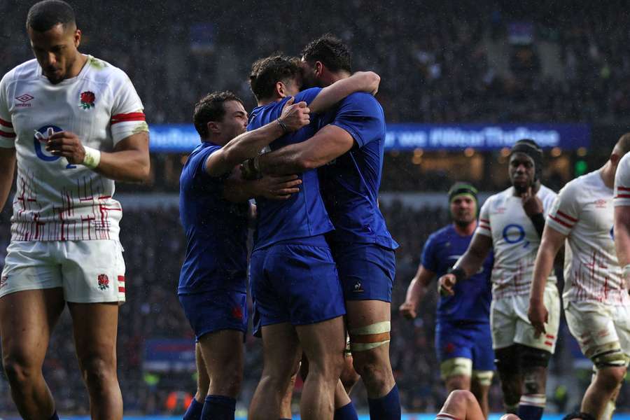 Record-breaking France thrash England at Twickenham in Six Nations