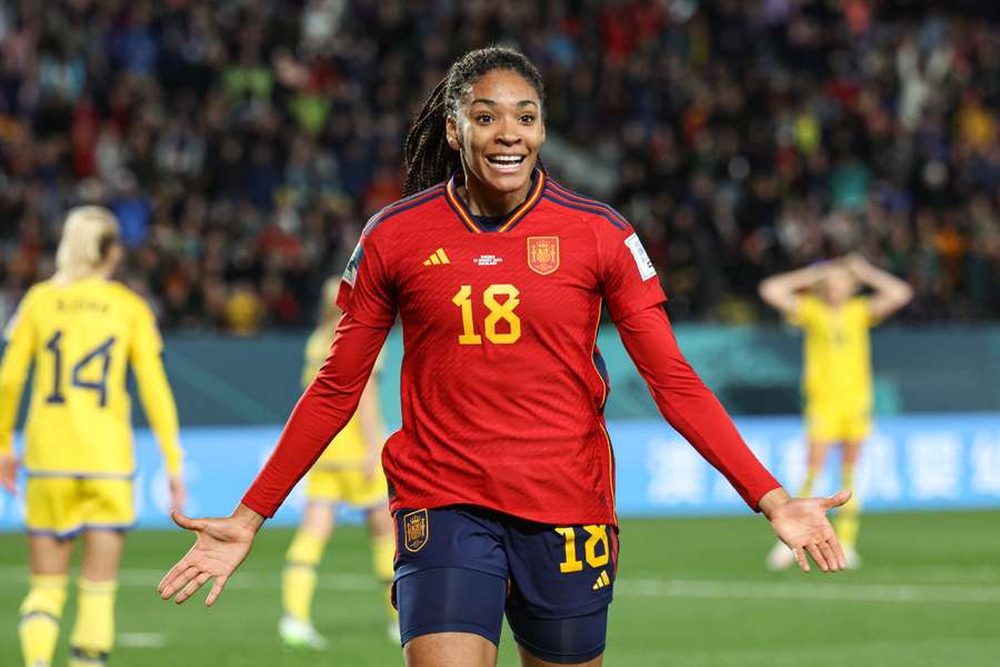 Paralluelo celebrates her goal against Sweden