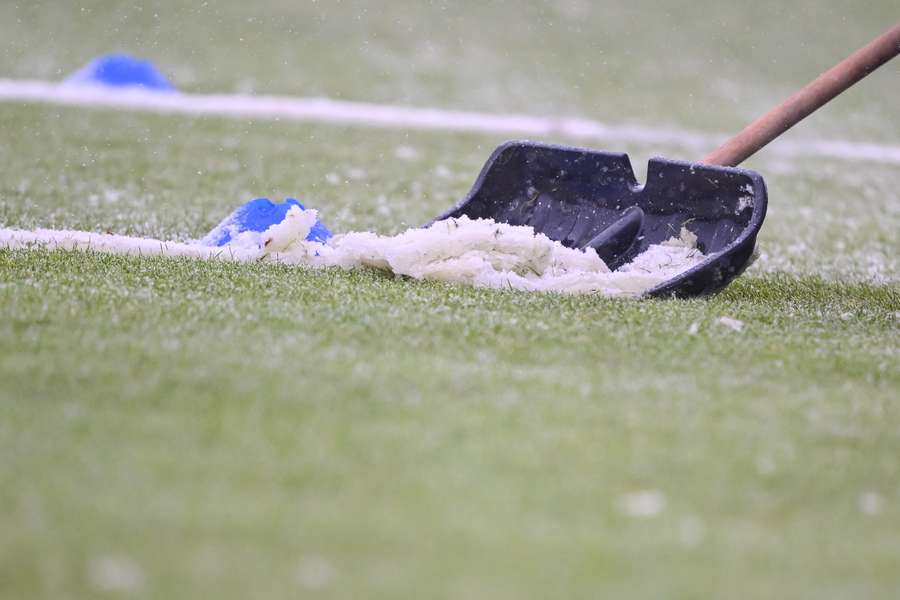 Neve sobre o relvado