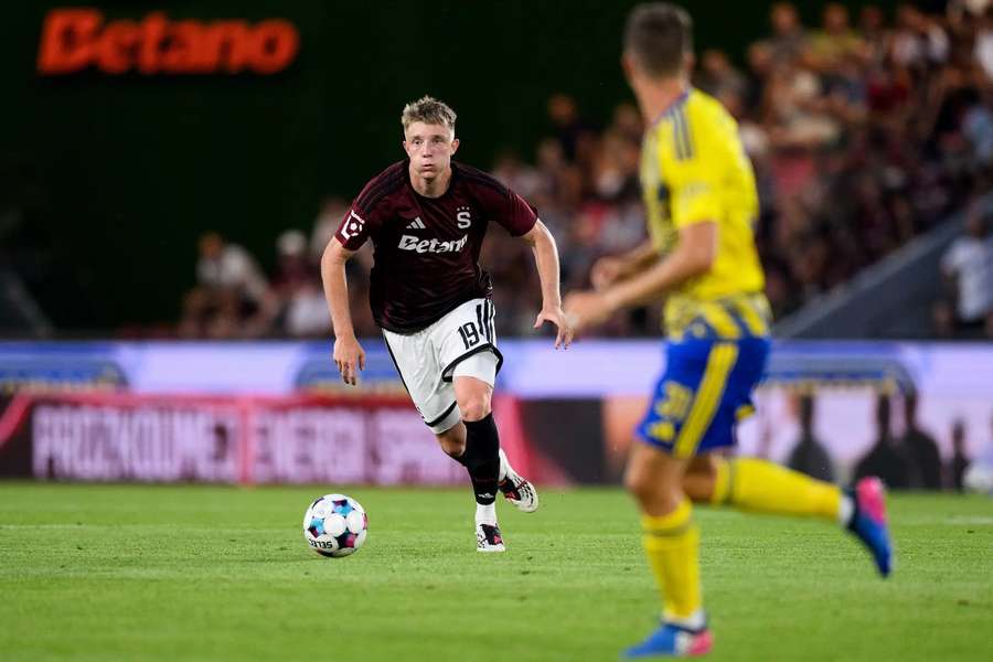 Z reprezentačního srazu se vrací další marod. Sparta řeší nepříjemné komplikace v obraně