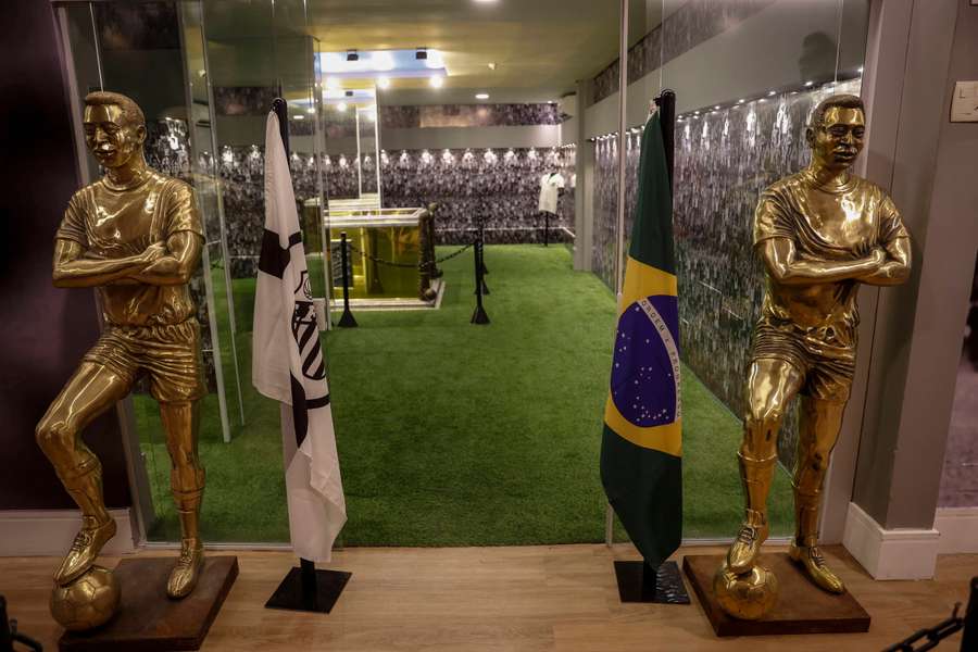 Mauzoleum Pelego w Brazylii zostało otwarte dla zwiedzających na cmentarzu w Santosie