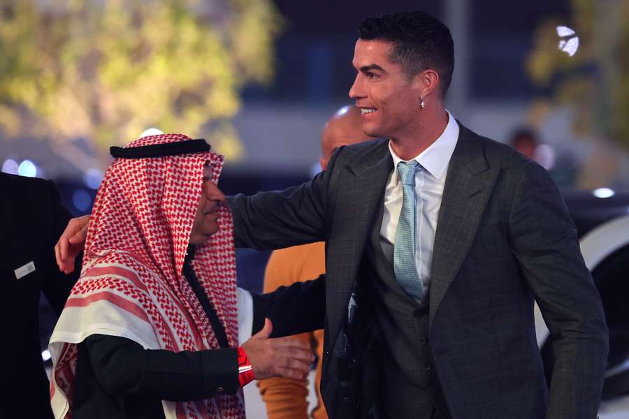 Ronaldo assinou um contrato astronómico com o Al Nassr