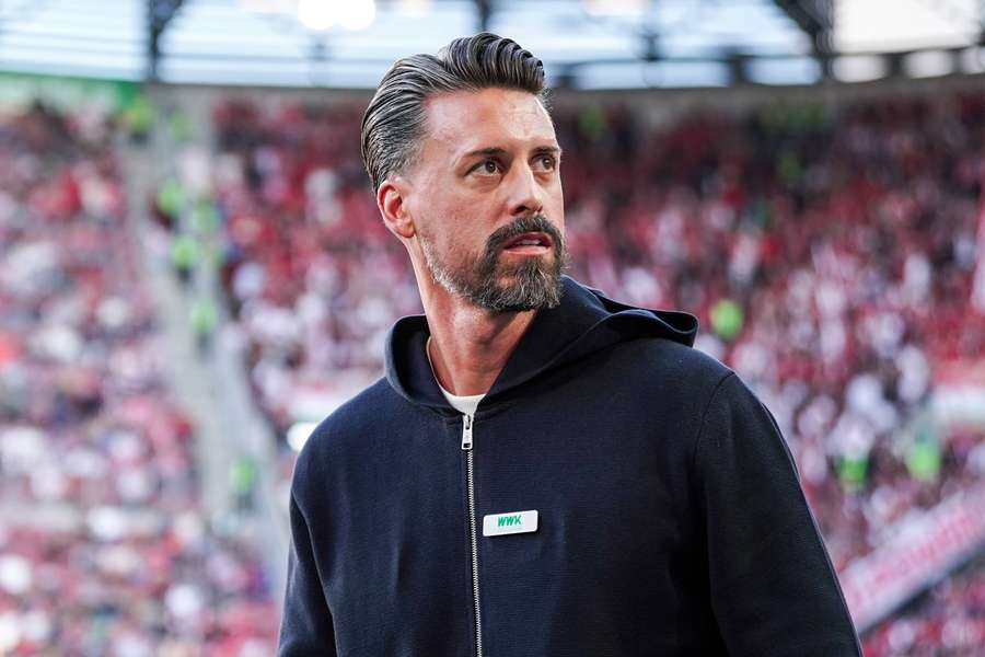 Sandro Wagner schaut nach vorne. Sandro Wagner schaut nach vorne.